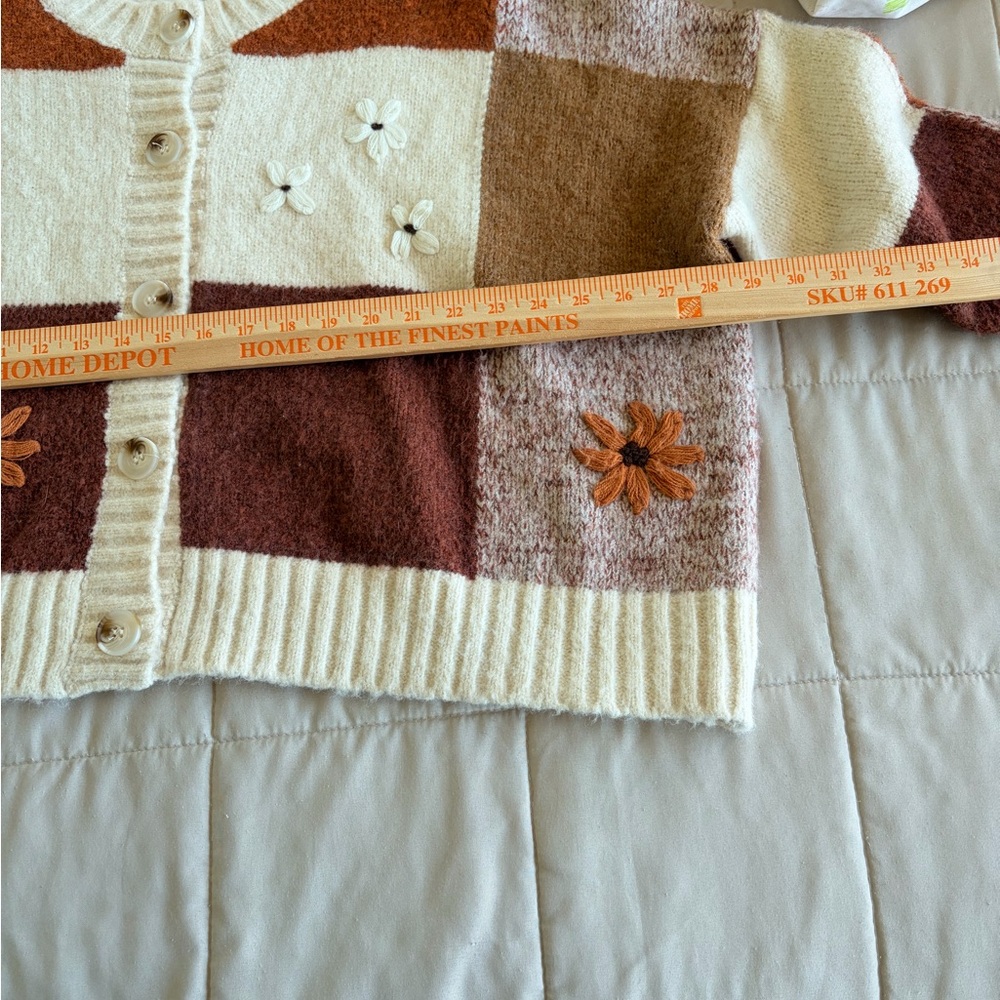 🧡Patchwork🧡 style floral knit Cardigan - Picture 6 of 7
